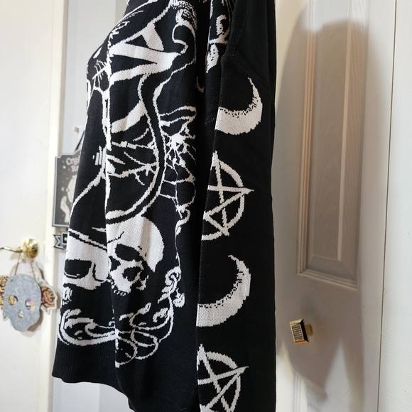 ​🖤 GOTHIC CAT OVERSIZED KNIT DRESS 🖤 - Picture 6 of 8